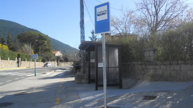 Nueva parada de autobus en Piedralaves