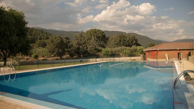 Piscina Municipal de Piedralaves Piscina Municipal de Piedralaves